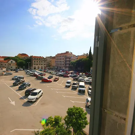 Gold Town Centre Old Town Apartamento