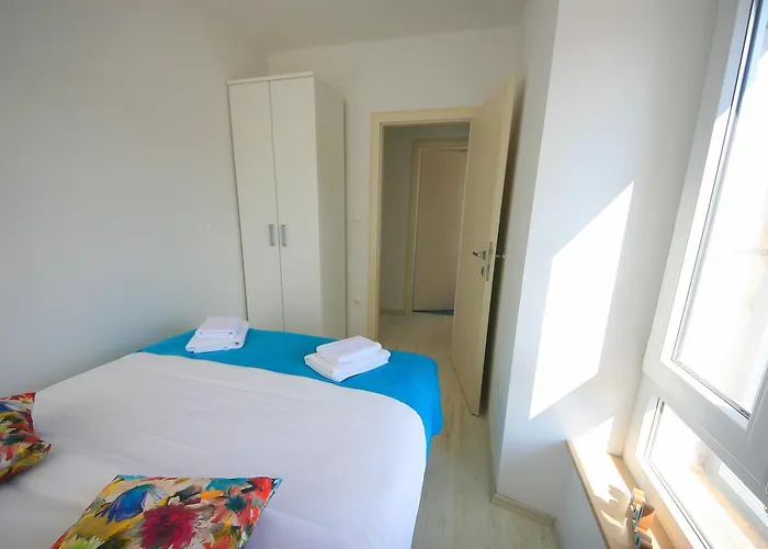 斯普利特黄金城镇公寓 *